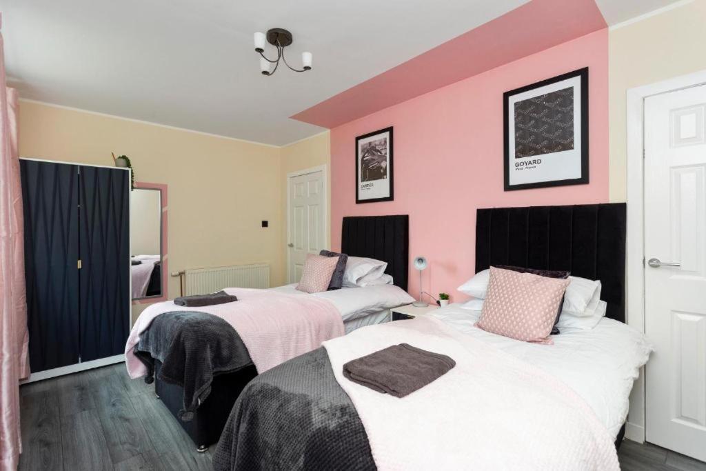 Stylish 3 Bed Edinburgh Abode-Parking And Garden Apartamento Exterior foto