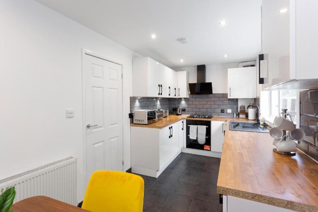Stylish 3 Bed Edinburgh Abode-Parking And Garden Apartamento Exterior foto